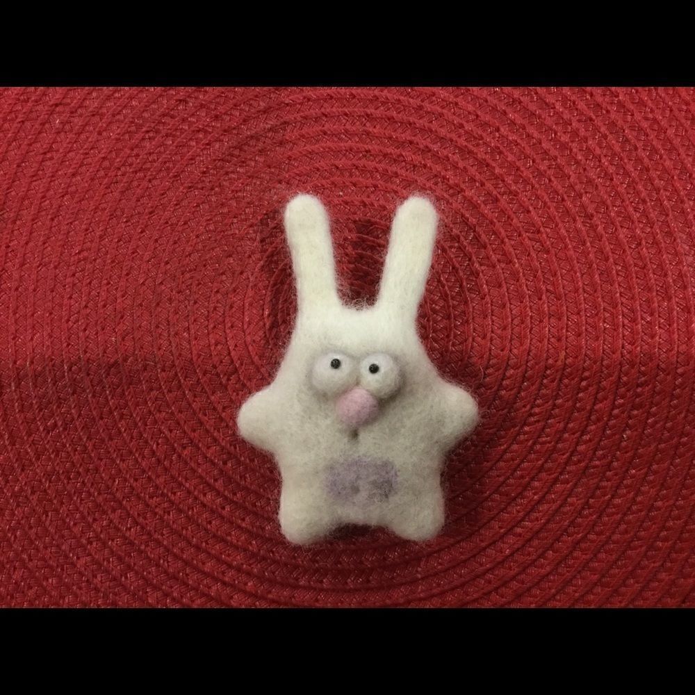 HANDMADE Brooch-rabbitโโ